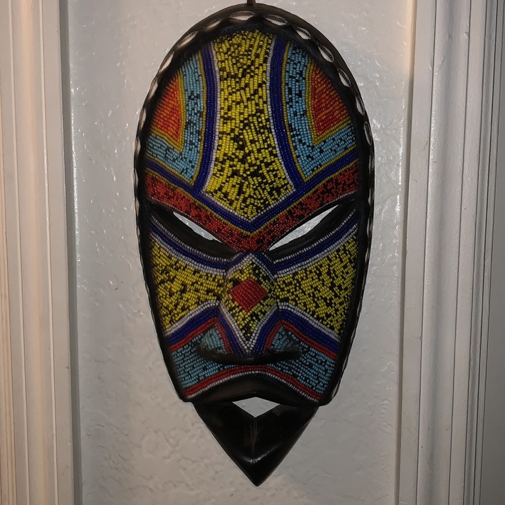 African Mask - Picture 4 of 5